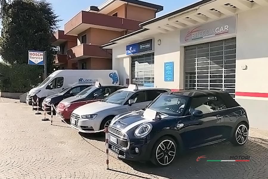Veduta dell'estrno della concessionaria BrecciaCar di Como