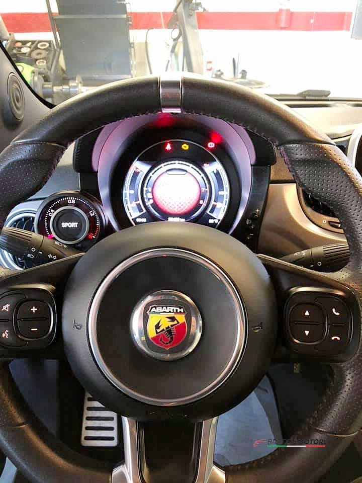 Lavoro di manutenzione Abarth 595 Turismo eseguito presso l'autofficina a Como Breccia Motori
