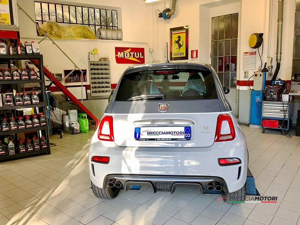 Lavoro di manutenzione Abarth 595 Turismo eseguito presso l'autofficina a Como Breccia Motori