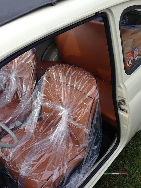 Restauro di Fiat 500 d'epoca eseguito a Como da Breccia Motori.