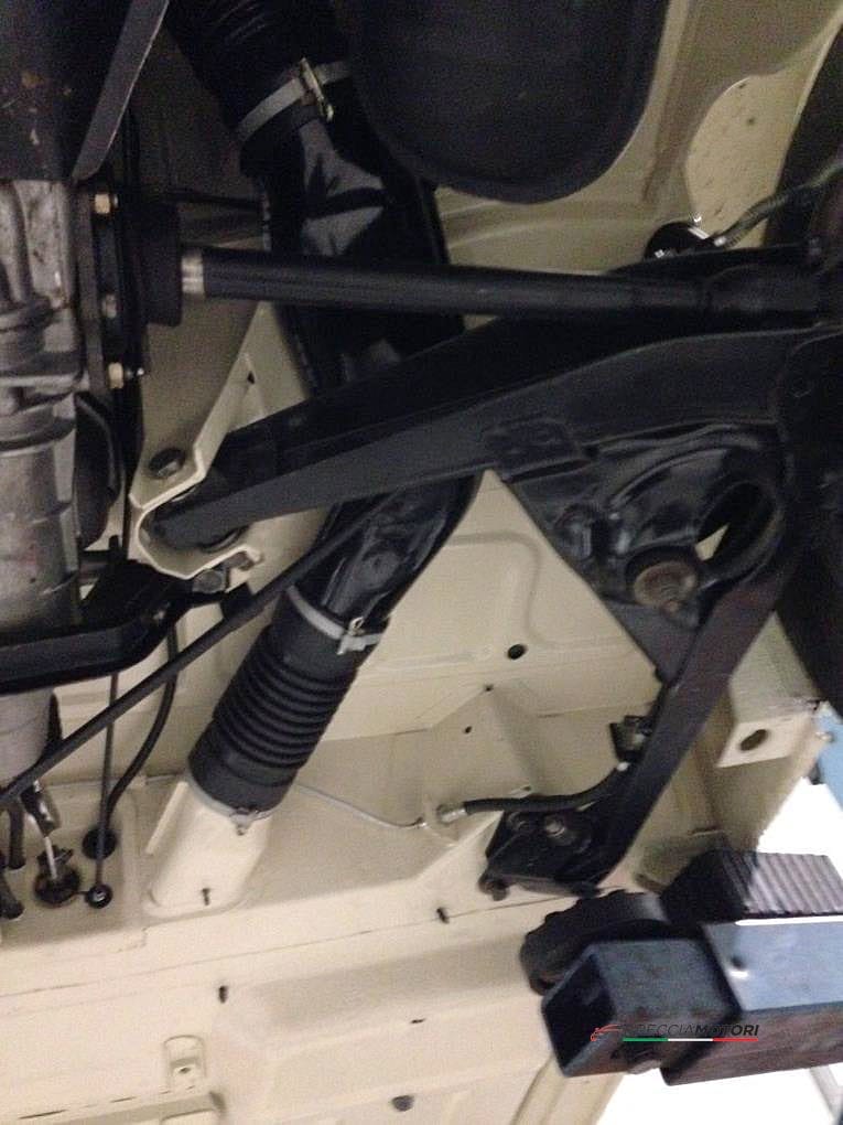 Restauro di Fiat 500 d'epoca eseguito a Como da Breccia Motori.